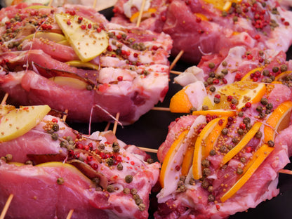 Arrosto tirolese - pere al rum, noci e lardo